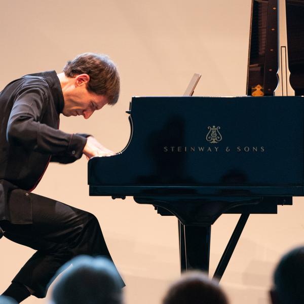 Boris Giltburg esiintyy Mäntän Musiikkijuhlilla. Kuva: Ville Hautakangas